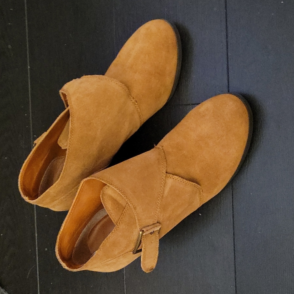 Ankle boots